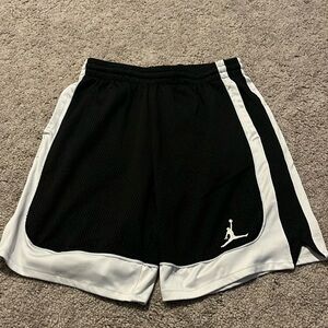 Boys Jordan shorts size Large